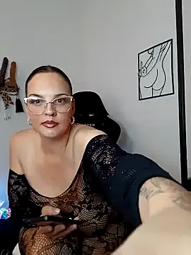 XoxoSky – webcam model profile photo Image 13