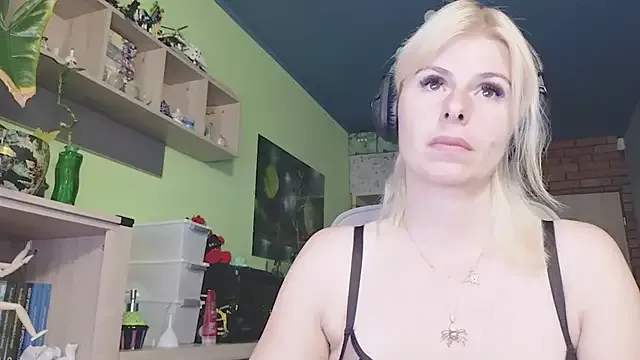 Zemer_secret51 webcam show Image 4