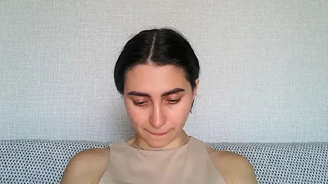 LauCamila – webcam model profile photo Image 10