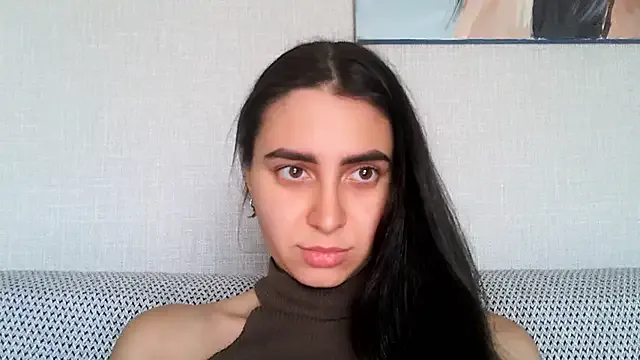 LauCamila – webcam model profile photo Image 12