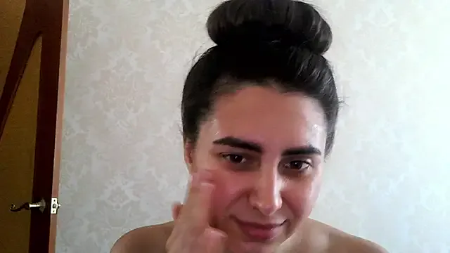 LauCamila – webcam model profile photo Image 16