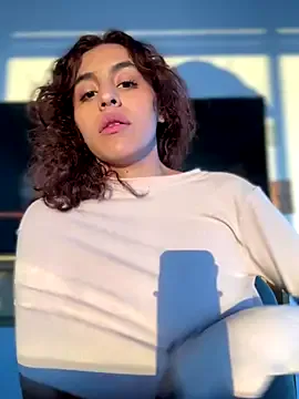 Cumonmme – webcam model profile photo Image 6