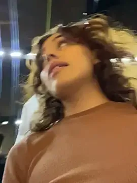 Cumonmme – webcam model profile photo Image 9