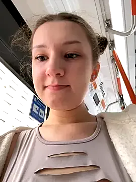 alana15 – webcam model profile photo Image 15