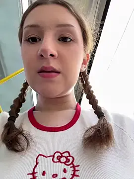 alana15 – webcam model profile photo Image 18