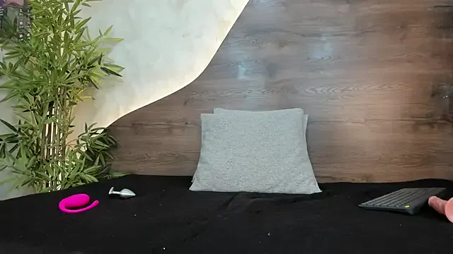 Zemer_secret51 webcam show Image 15