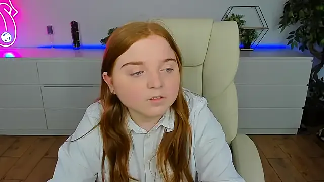 PocketSizeOliviaLive webcam show Image 14