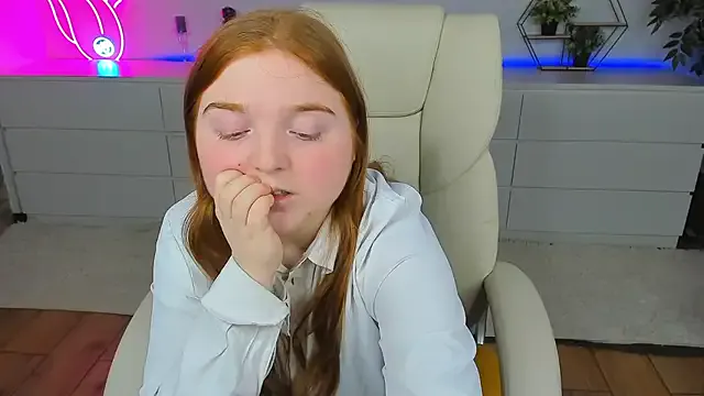 PocketSizeOliviaLive webcam show Image 15