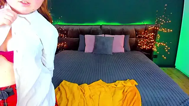 PocketSizeOliviaLive webcam show Image 16