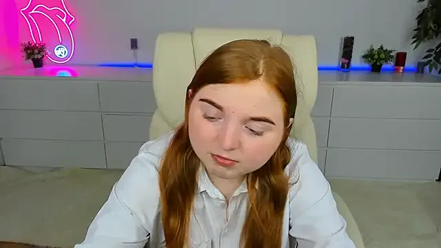 PocketSizeOliviaLive webcam show Image 2