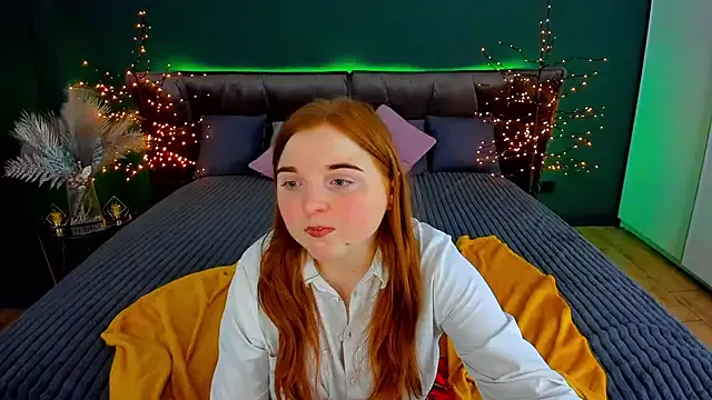 PocketSizeOliviaLive webcam show Image 3