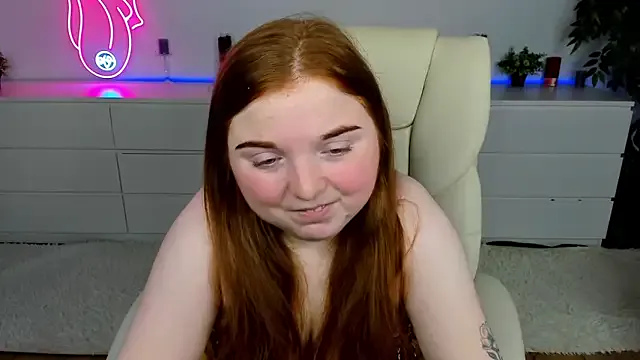 PocketSizeOliviaLive webcam show Image 4