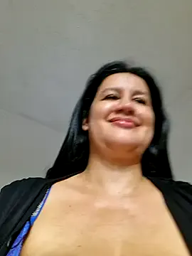 CarleeVelvet – webcam model profile photo Image 4