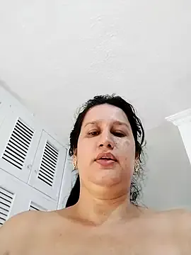 CarleeVelvet – webcam model profile photo Image 6