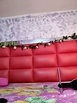 CarleeVelvet – webcam model profile photo Image 11