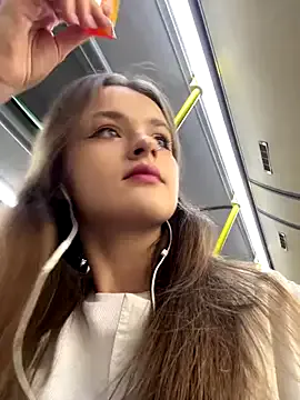 NadiaLayne – webcam model profile photo Image 10