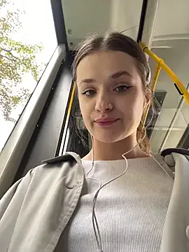 NadiaLayne – webcam model profile photo Image 11