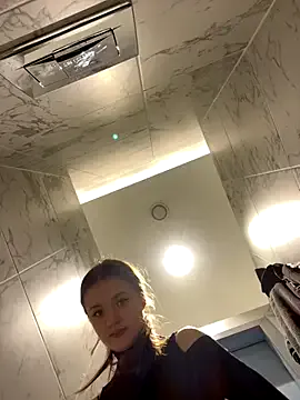 NadiaLayne – webcam model profile photo Image 16