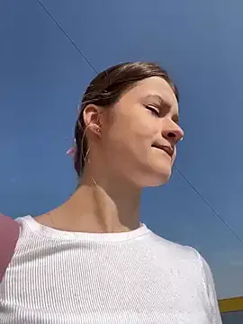 NadiaLayne – webcam model profile photo Image 2