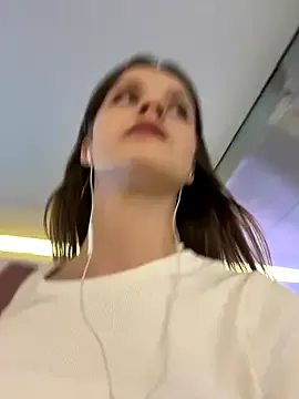 NadiaLayne – webcam model profile photo Image 5