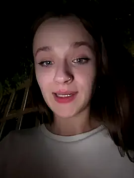 NadiaLayne – webcam model profile photo Image 6