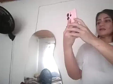 akamilasweetcm101 – webcam model profile photo Image 12