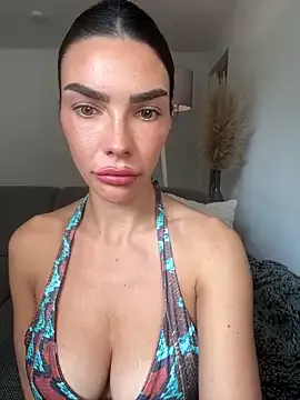 krissiswrld- webcam show