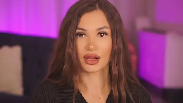 Red_Lola – webcam model profile photo Image 6