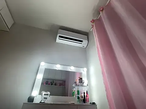 AlisAmaze webcam show Image 12