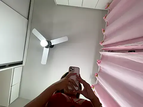 AlisAmaze webcam show Image 19