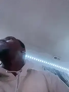 LedaBun – webcam model profile photo Image 9