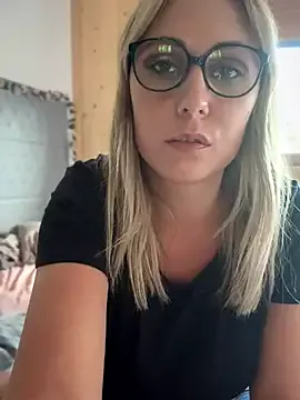 CarleeVelvet – webcam model profile photo Image 18