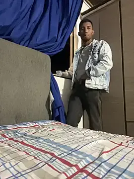 ladyred1ove – webcam model profile photo Image 12