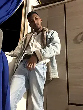 ladyred1ove – webcam model profile photo Image 16