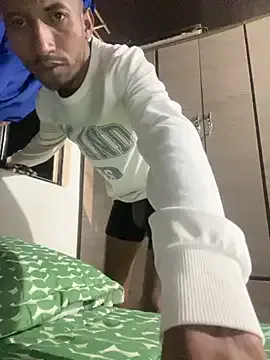 ladyred1ove – webcam model profile photo Image 18