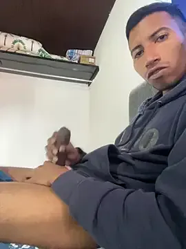 ladyred1ove – webcam model profile photo Image 4