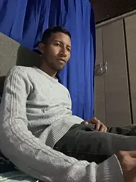 ladyred1ove – webcam model profile photo Image 5