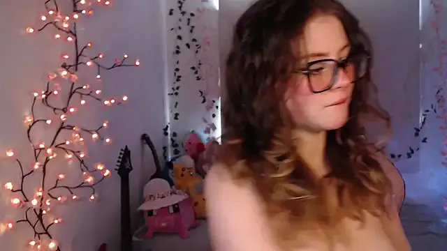 akamilasweetcm101 – webcam model profile photo Image 12