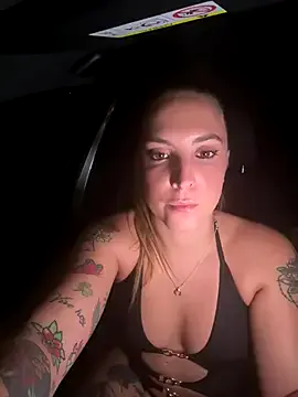 KatieeGomez – webcam model profile photo Image 15