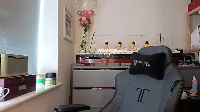 akamilasweetcm101 – webcam model profile photo Image 2