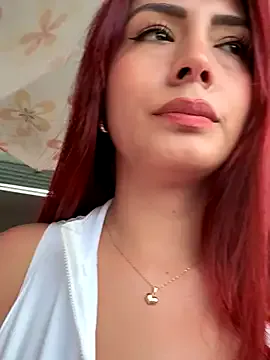 CarleeVelvet – webcam model profile photo Image 7