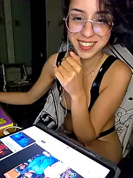 YUTSU_KI – webcam model profile photo Image 2