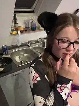 charlotte_blossom – webcam model profile photo Image 7