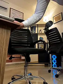 EddieAdams – webcam model profile photo Image 9