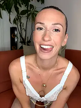 Luna_Sanders – webcam model profile photo Image 11