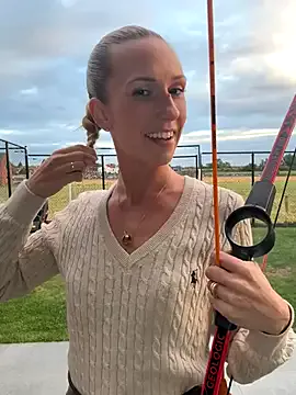 Luna_Sanders – webcam model profile photo Image 2