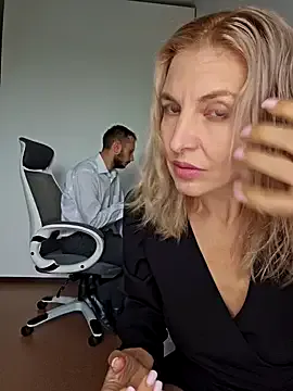 aly_golden_ – webcam model profile photo Image 16