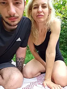 aly_golden_ – webcam model profile photo Image 2