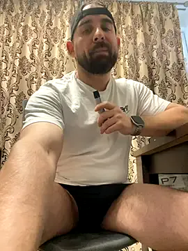 BustyBrunette44 – webcam model profile photo Image 4