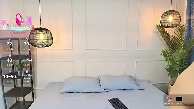 XoxoSky – webcam model profile photo Image 14